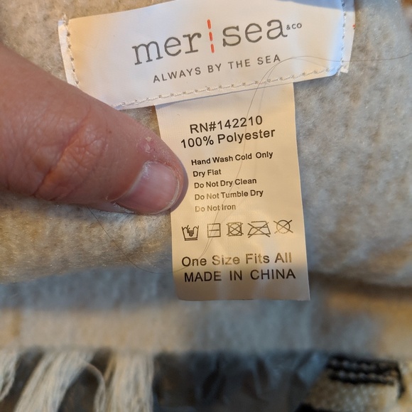 Mer Sea warm wrap/scarf - Picture 2 of 2